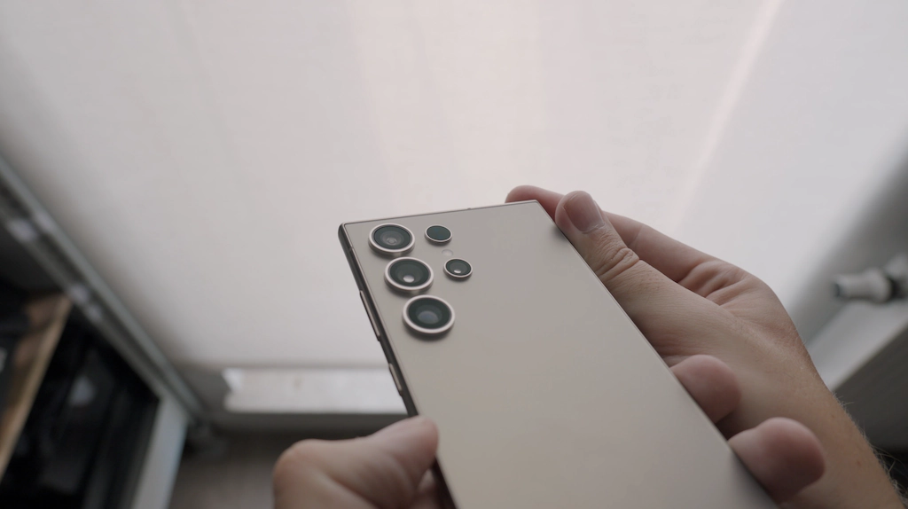 Samsung S24 Ultra vs Huawei P70 Pura UltraSamsung S24 Ultra vs Huawei P70 Pura Ultra